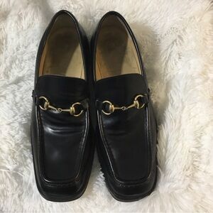 Gucci Black Leather Loafers with Gold Detailing size 10.5 W